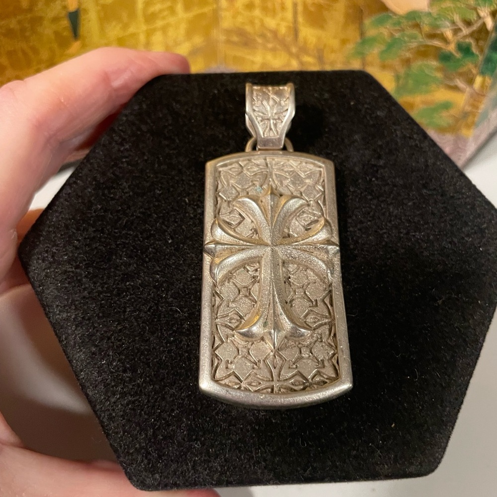 Intricate Silver Cross DogTag Pendant - Picture 5 of 8